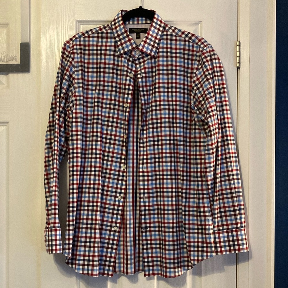 🎉2/$20🎉 Banana Republic Casual Red and Blue Checkered Slim Fit Shirt
